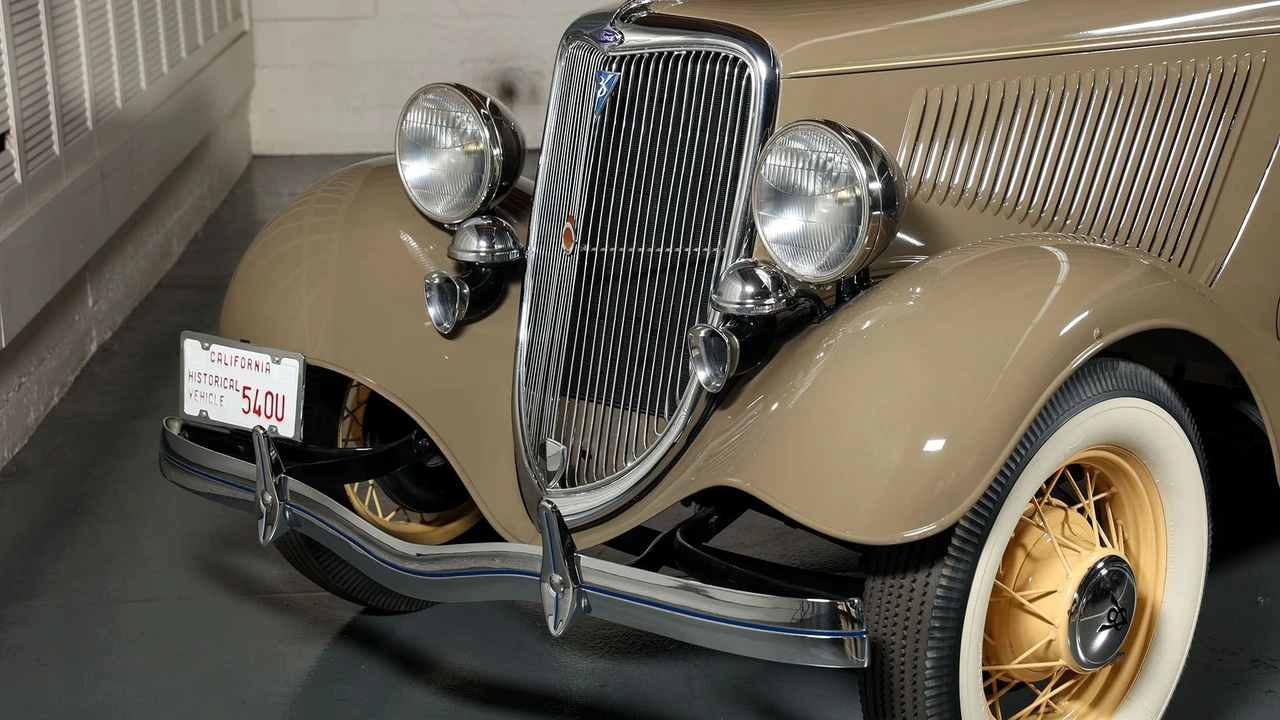 1934 Ford Model 18 & 40 - Image 8 of 29