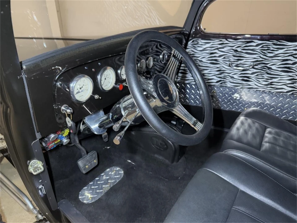 1934 Ford Standard & Deluxe & Super Deluxe - Image 28 of 31