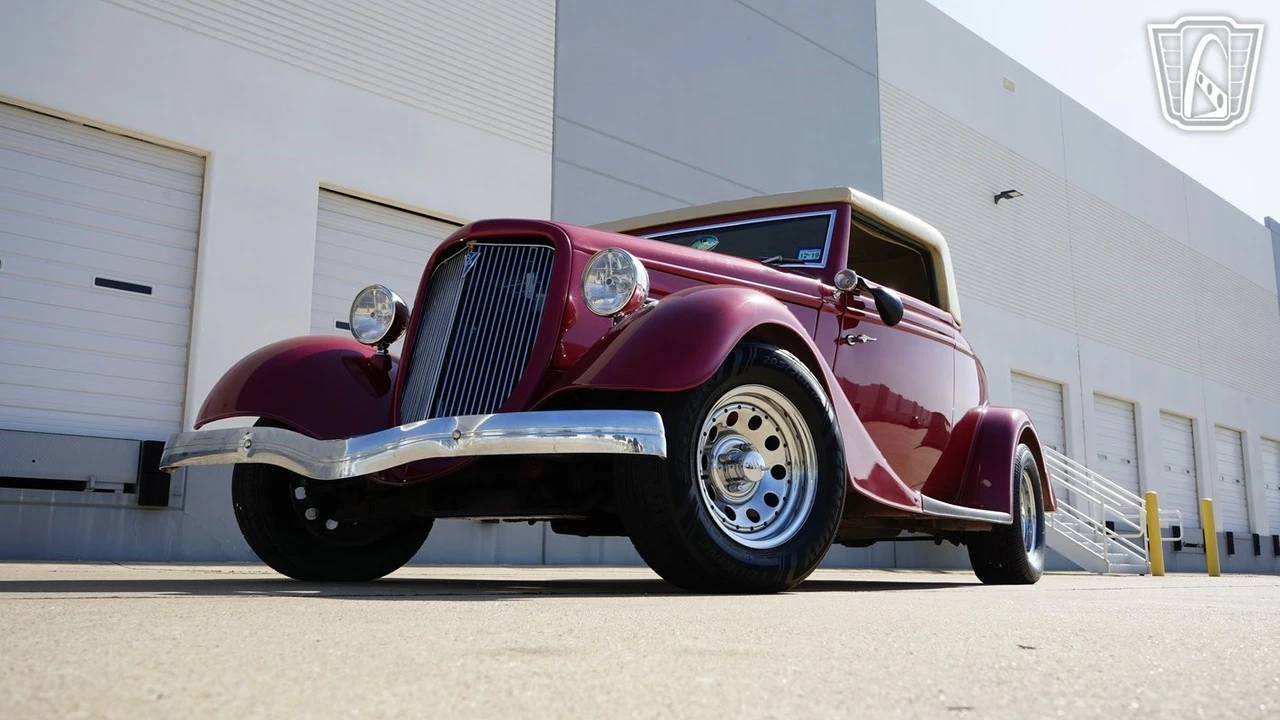 1934 Ford Model 18 & 40 - Image 5 of 12