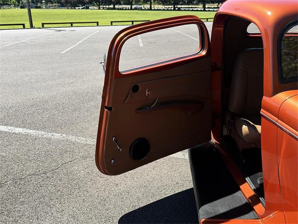 1934 Ford Standard & Deluxe & Super Deluxe - Image 25 of 31