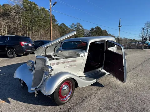 1934 Ford 2 Door Sedan Street Rod