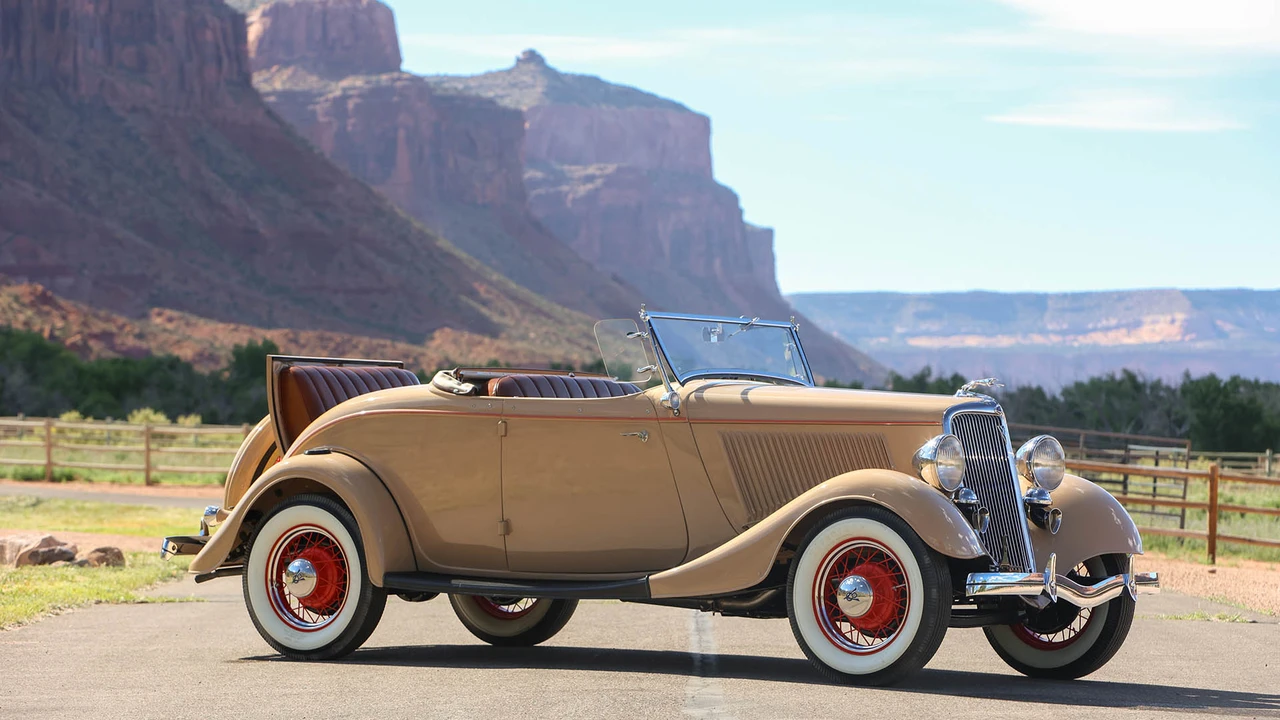 1934 Ford Model 18 & 40 - Image 11 of 31