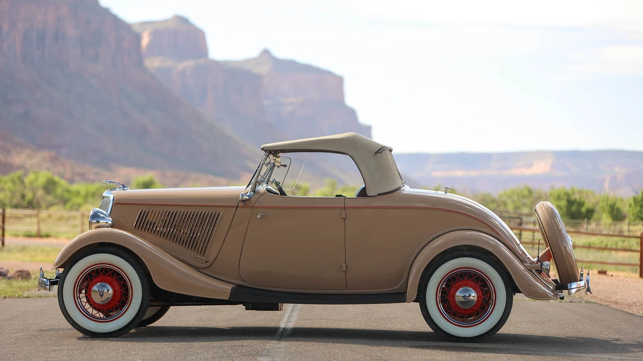 1934 Ford Model 18 & 40 - Image 13 of 31