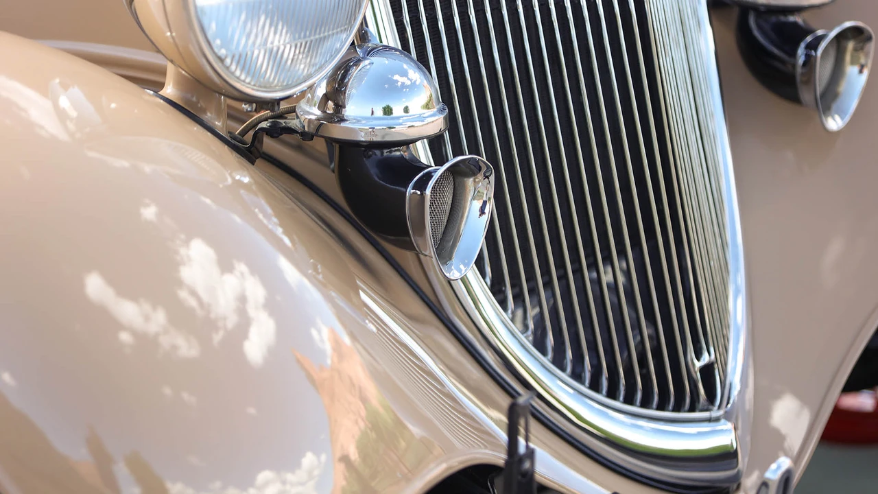 1934 Ford Model 18 & 40 - Image 21 of 31