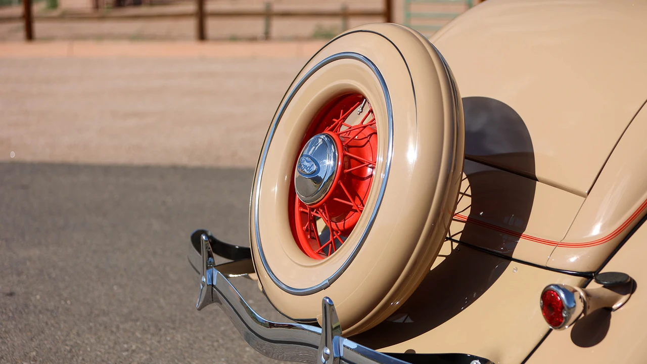 1934 Ford Model 18 & 40 - Image 28 of 31