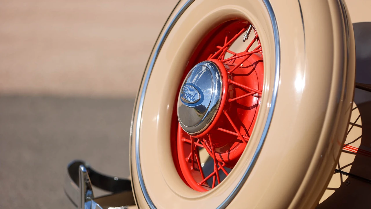 1934 Ford Model 18 & 40 - Image 29 of 31