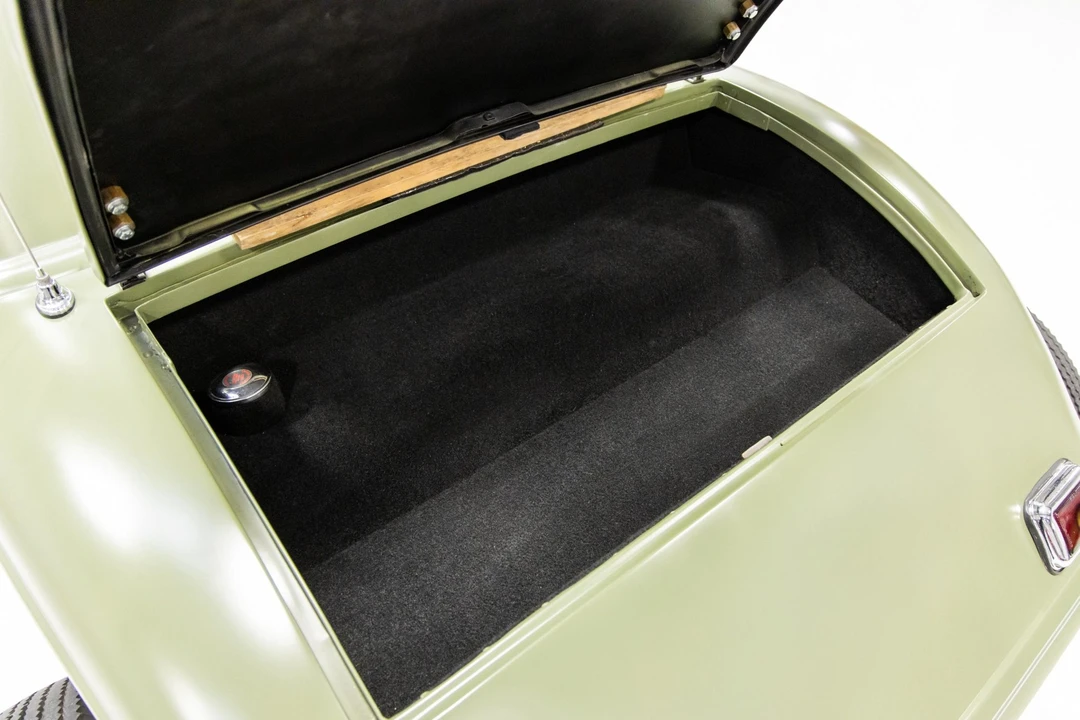 1934 Ford Model 18 & 40 - Image 10 of 31