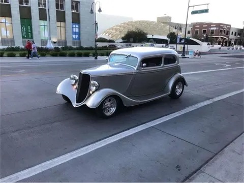 1934 Ford Model 40 Victoria