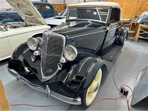 1934 Ford Model 40 Cabriolet