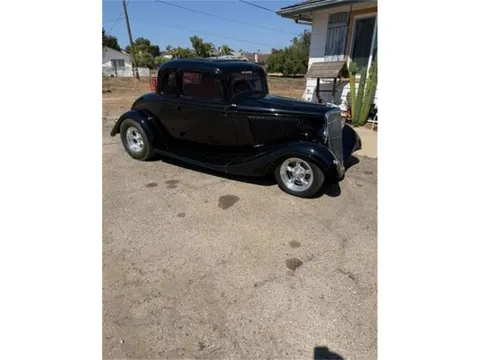 1934 Ford Model 40 5-Window Coupe