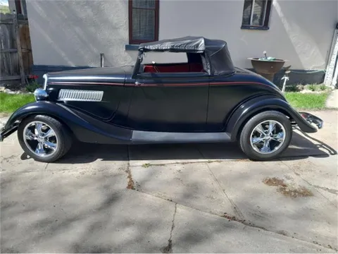 1934 Ford Model 40 Cabriolet