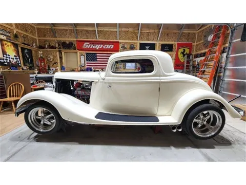 1934 Ford Model 40 3-Window Coupe