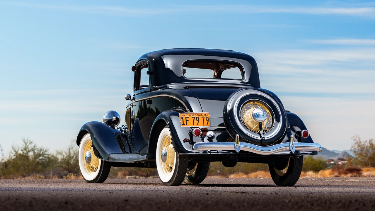 1934 Ford Model 18 & 40 - Image 11 of 31