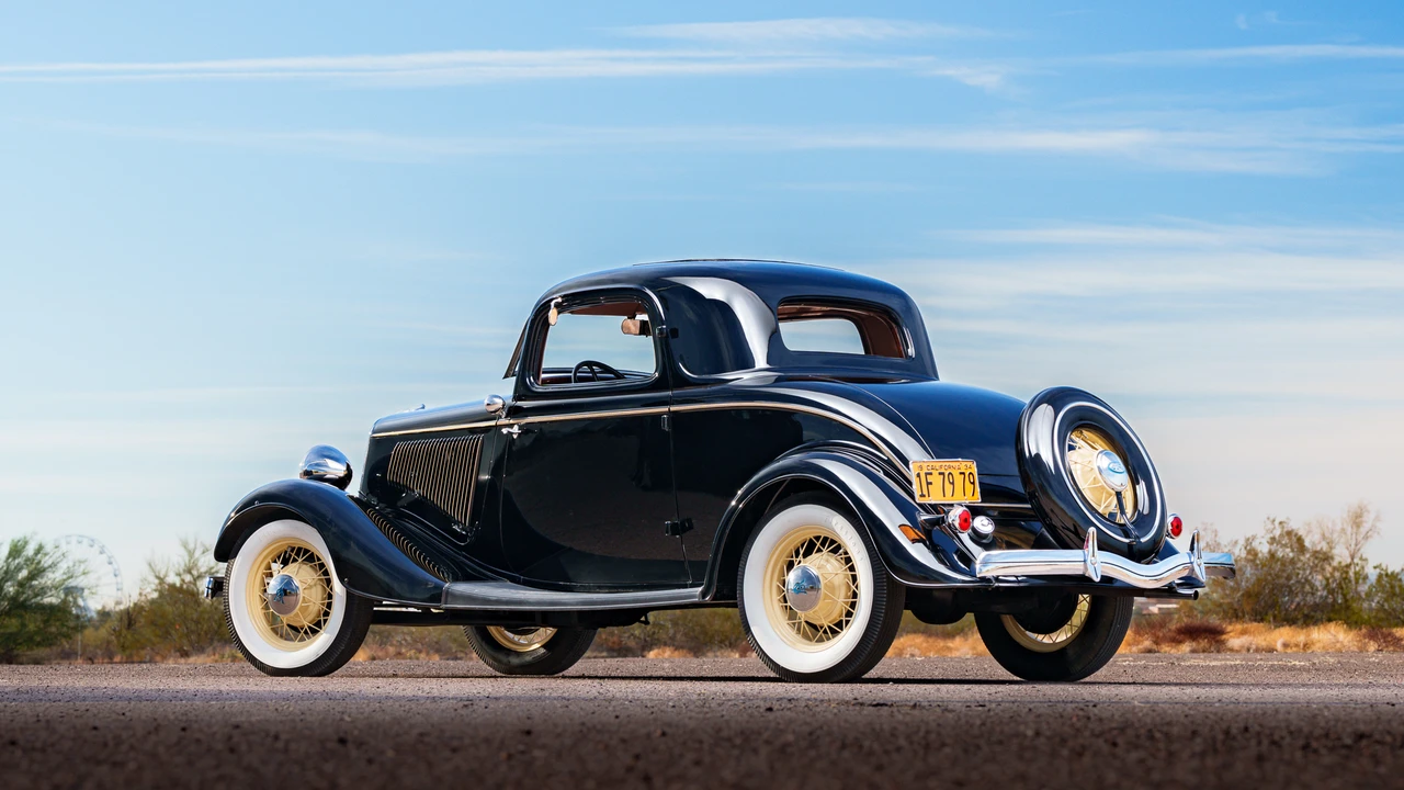1934 Ford Model 18 & 40 - Image 9 of 31