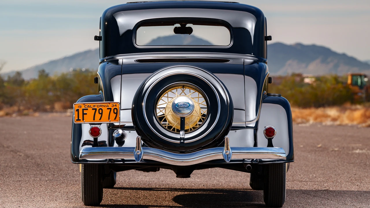 1934 Ford Model 18 & 40 - Image 16 of 31