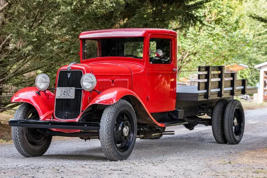 1934 Ford Model BB V8 1.5-Ton Flatbed Truck