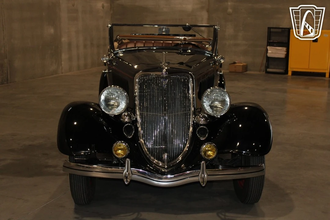 1934 Ford Model 18 & 40 - Image 9 of 12
