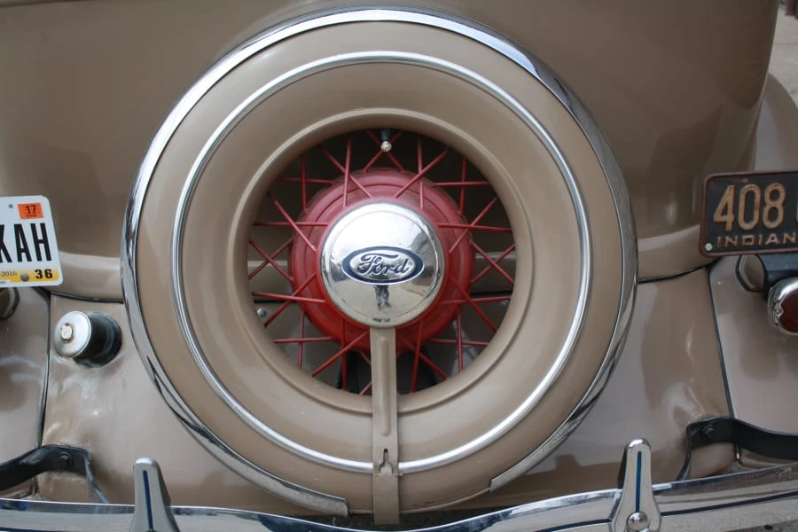 1934 Ford Model 18 & 40 - Image 9 of 12