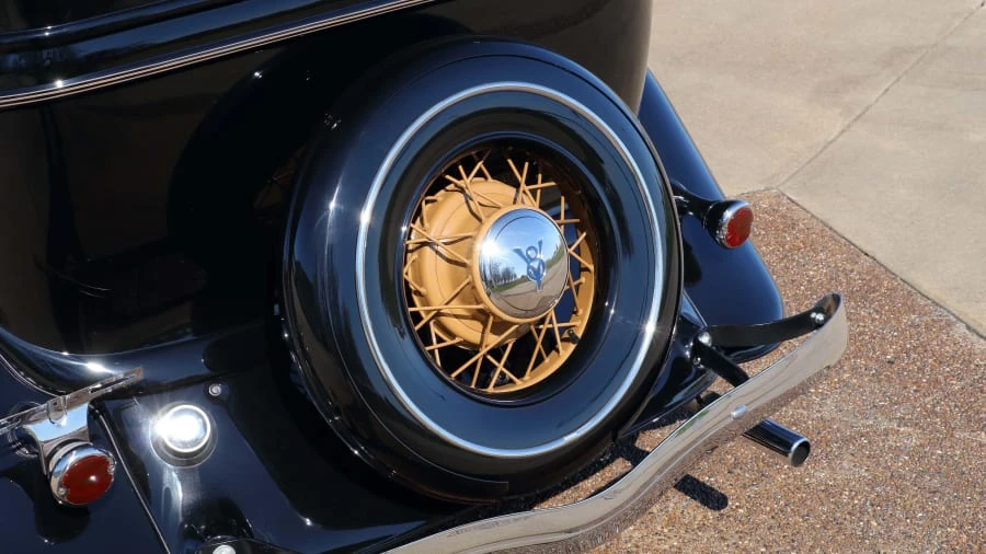 1934 Ford Model 18 & 40 - Image 10 of 20