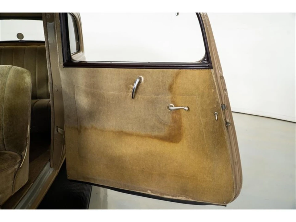 1934 Ford Standard & Deluxe & Super Deluxe - Image 12 of 31