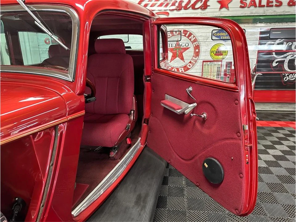 1934 Ford Standard & Deluxe & Super Deluxe - Image 14 of 31