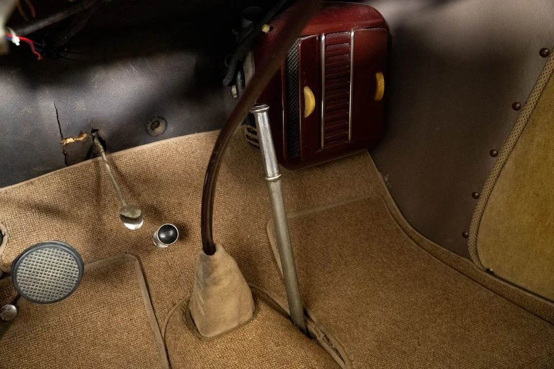 1934 Ford Standard & Deluxe & Super Deluxe - Image 25 of 31