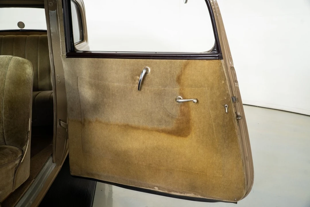 1934 Ford Standard & Deluxe & Super Deluxe - Image 14 of 31