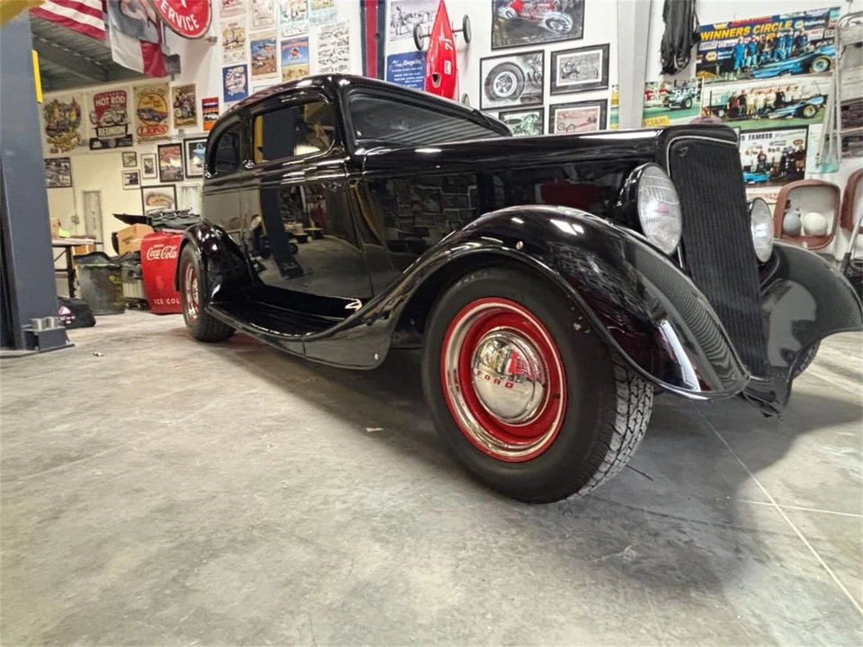1934 Ford Model 18 & 40 - Image 2 of 20