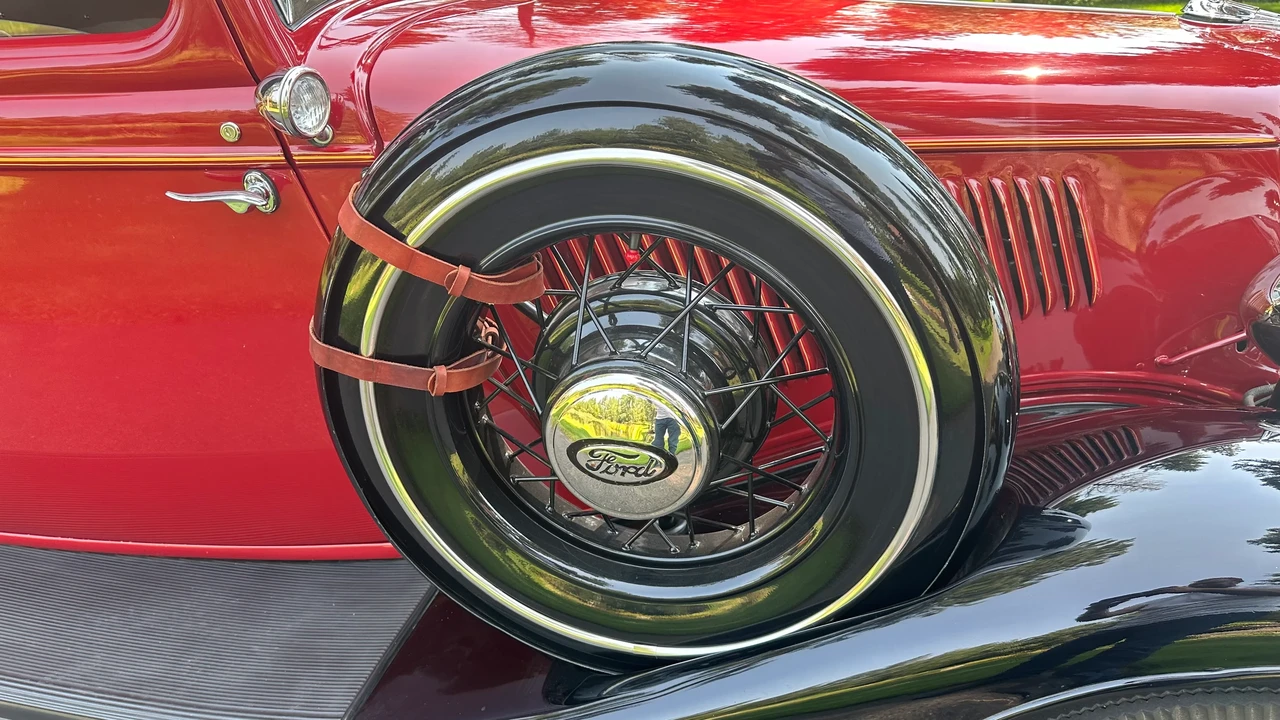 1934 Ford Standard & Deluxe & Super Deluxe - Image 15 of 31