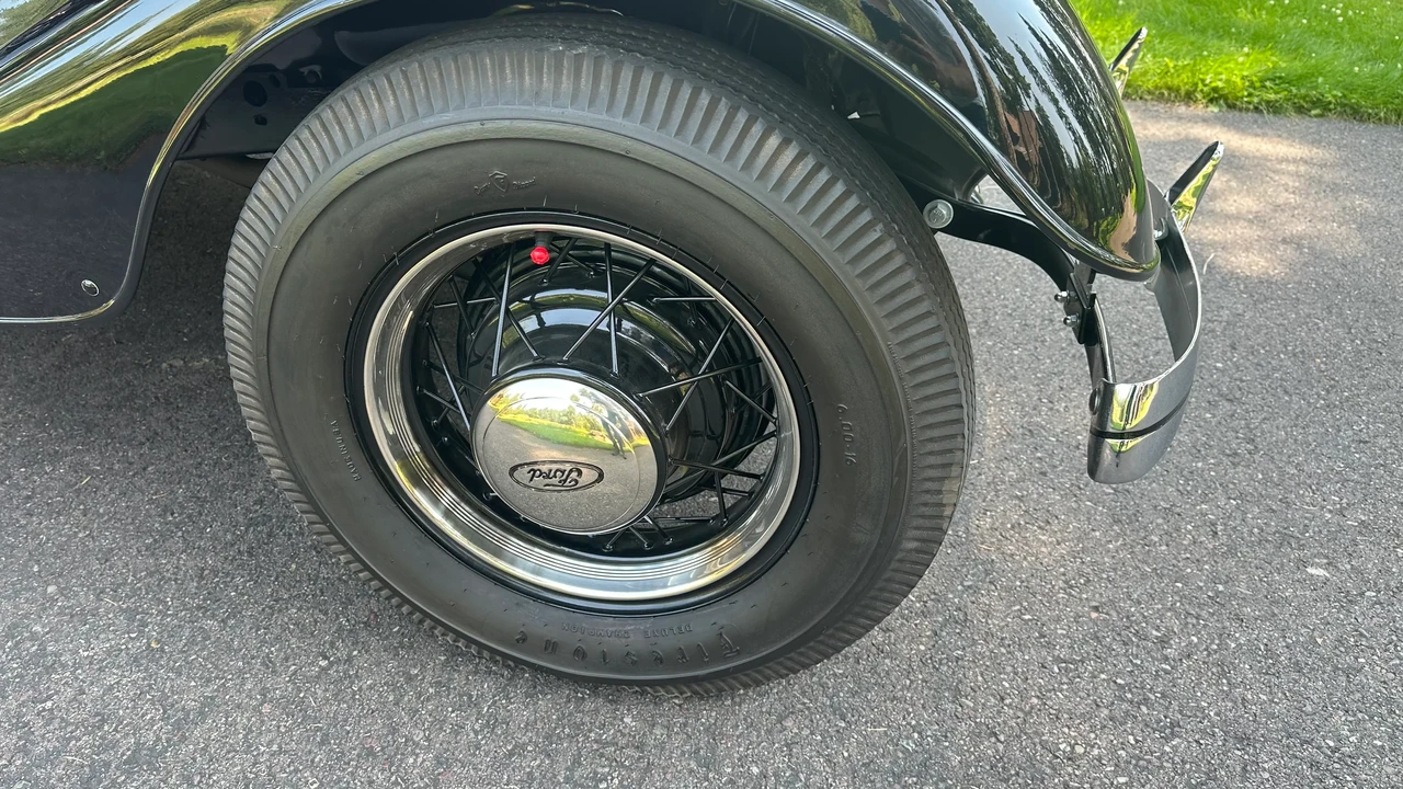 1934 Ford Standard & Deluxe & Super Deluxe - Image 14 of 31