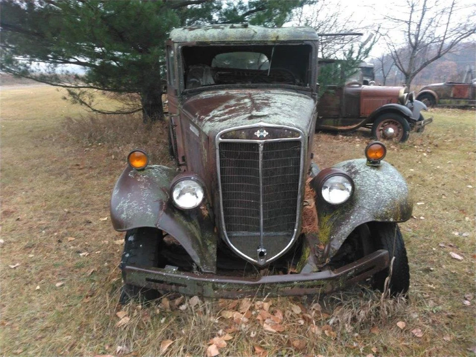 1934 International - Image 2 of 9