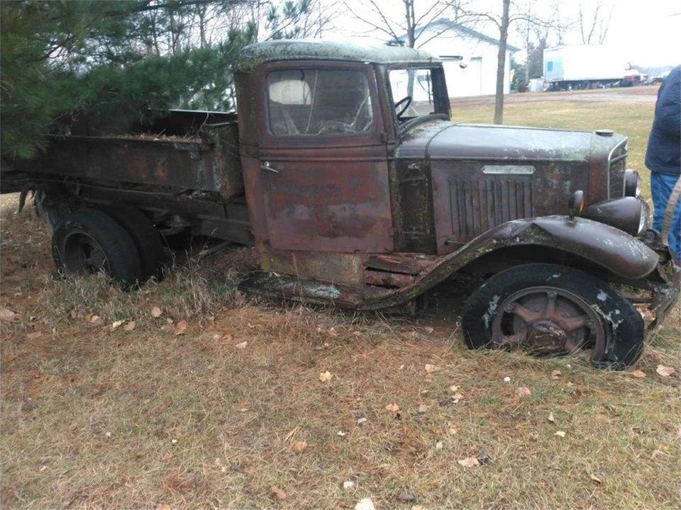 1934 International - Image 4 of 9