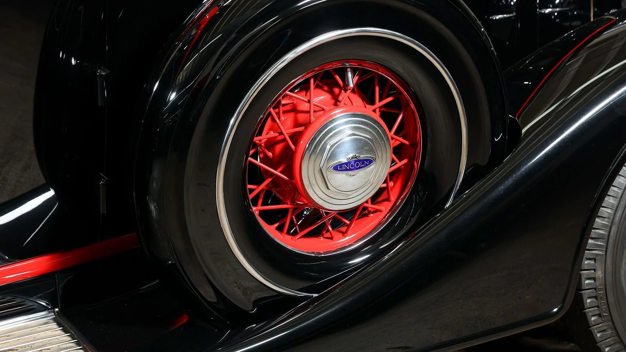 1934 Lincoln Zephyr - Image 22 of 31