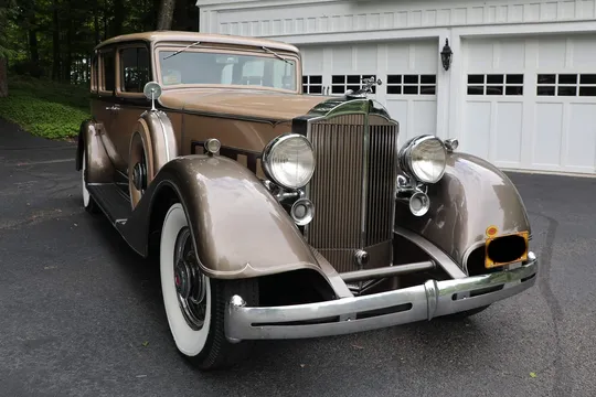 1934 Packard Super Eight Series 1105 7-Passenger Sedan
