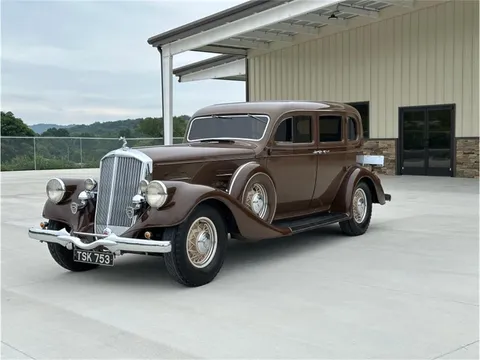 1934 Pierce-Arrow 1240A Sedan