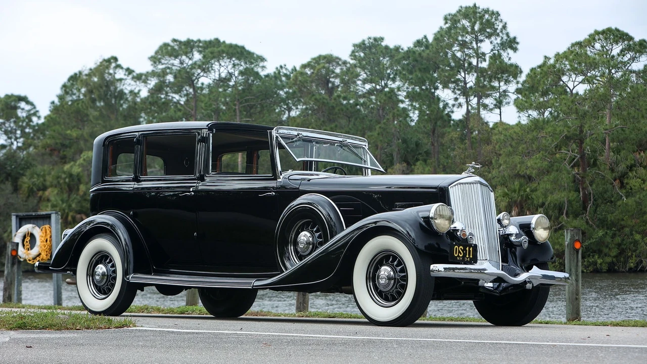 1934 Pierce-Arrow - Image 9 of 31