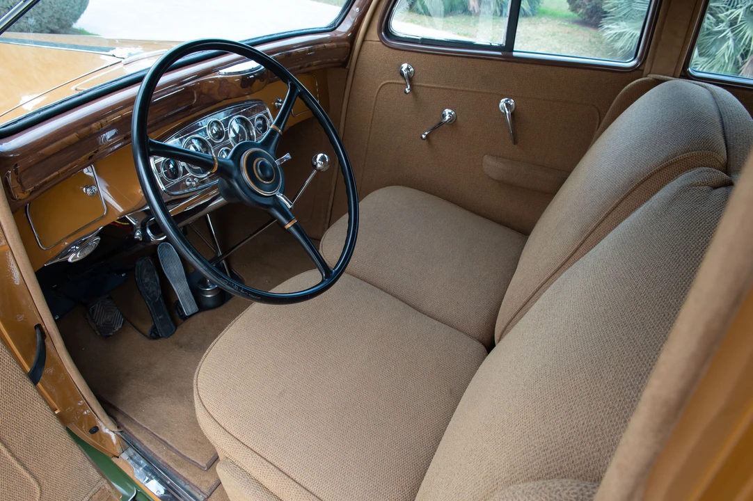 1934 Pierce-Arrow - Image 2 of 10