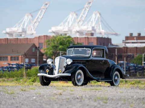 1934 REO Flying Cloud DeLuxe Coupe