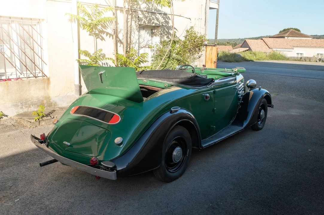 1934 Renault - Image 4 of 30