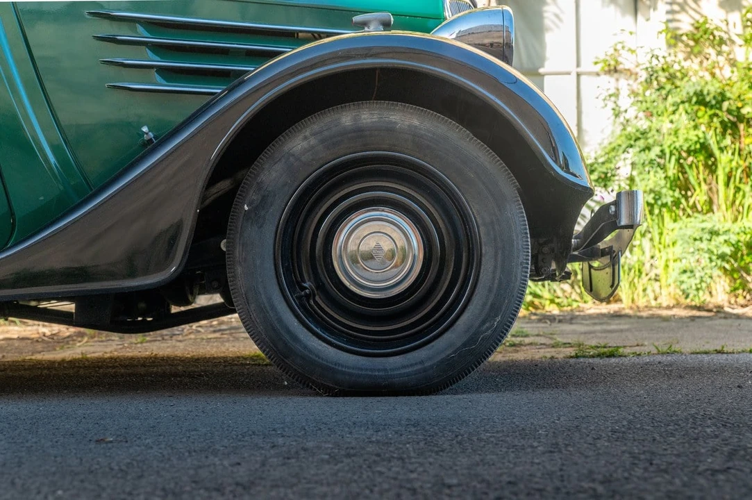 1934 Renault - Image 16 of 30