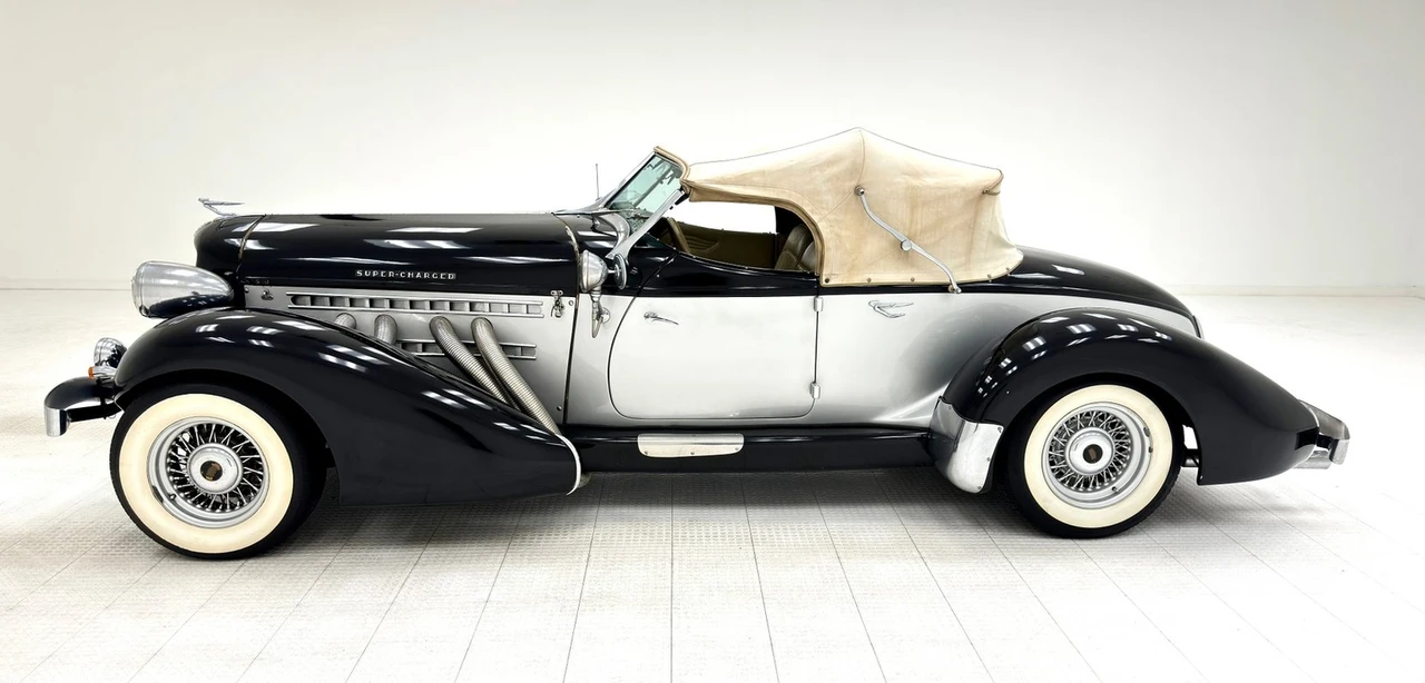 1935 Cord - Image 2 of 12