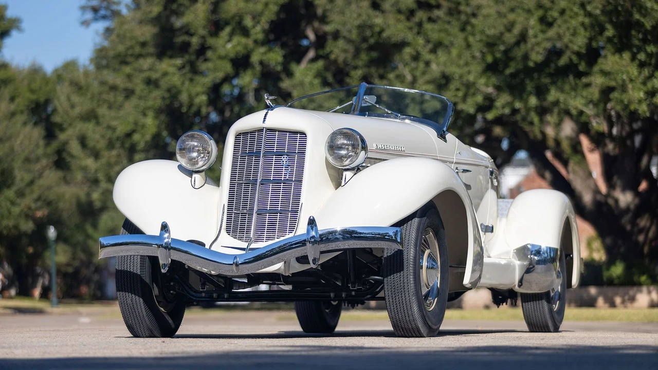 1935 Auburn Speedster - Image 18 of 31