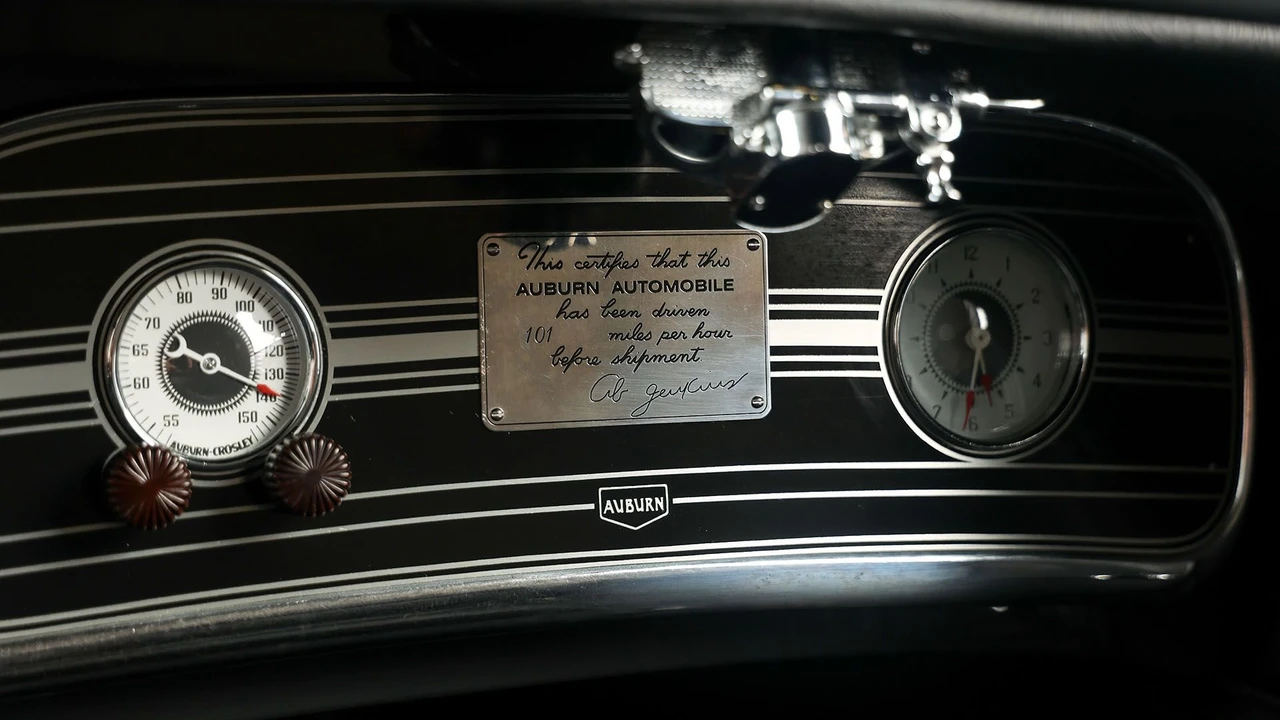 1935 Auburn Speedster - Image 24 of 31