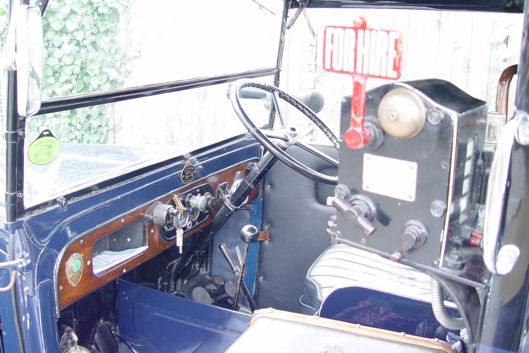 1935 Austin - Image 3 of 4