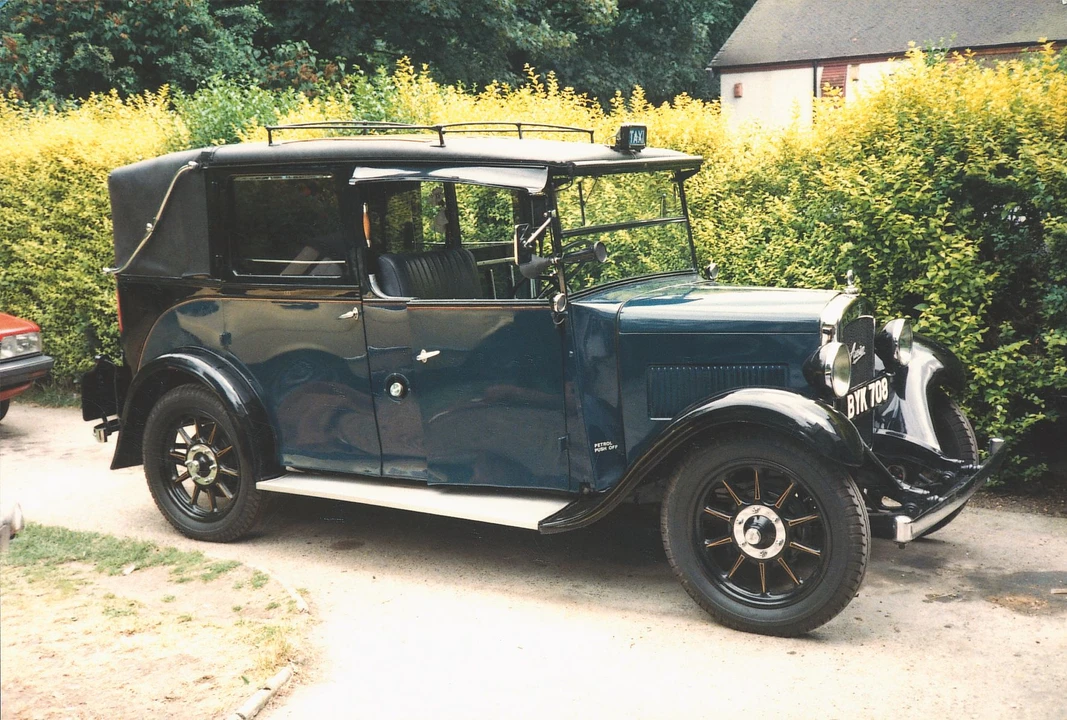1935 Austin - Image 2 of 2