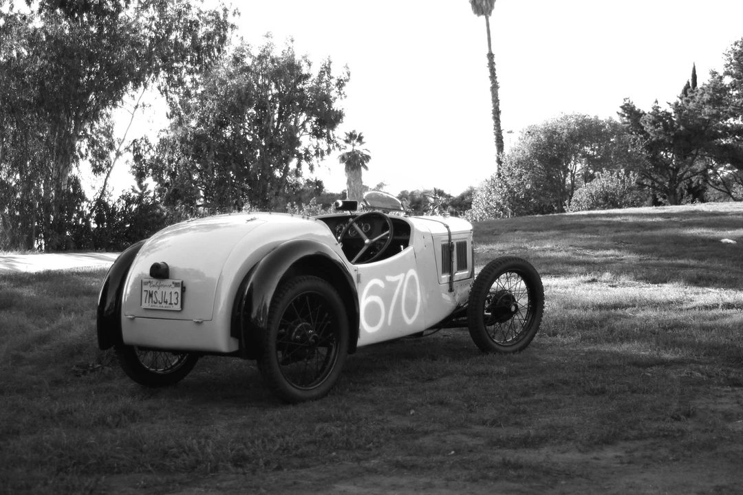 1935 - Image 29 of 31