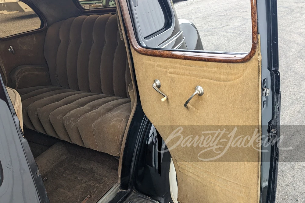 1935 Chrysler Airflow - Image 10 of 18