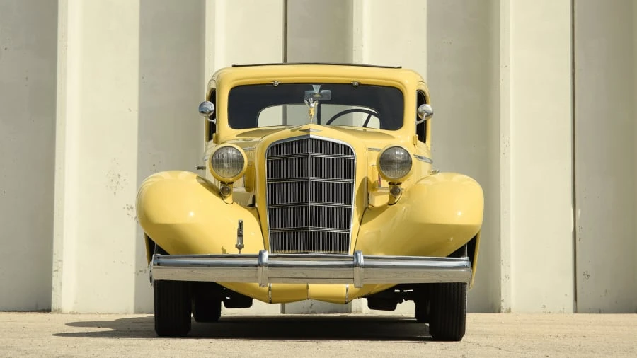 1935 Cadillac V-12 - Image 2 of 8