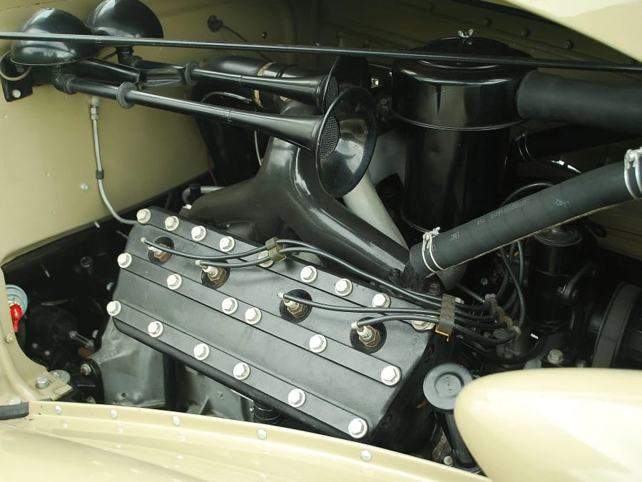 1935 Cadillac V-12 - Image 4 of 6