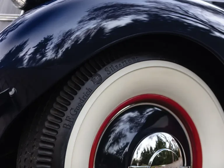 1935 Cadillac V-12 - Image 25 of 31